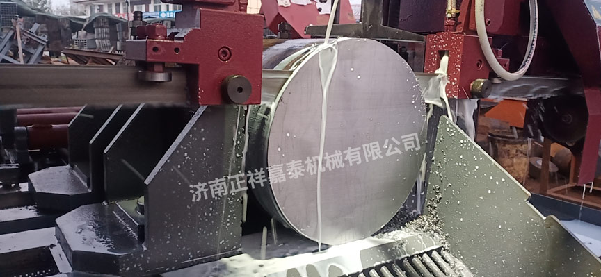 鋸力煌GZK4240帶鋸床到達現場